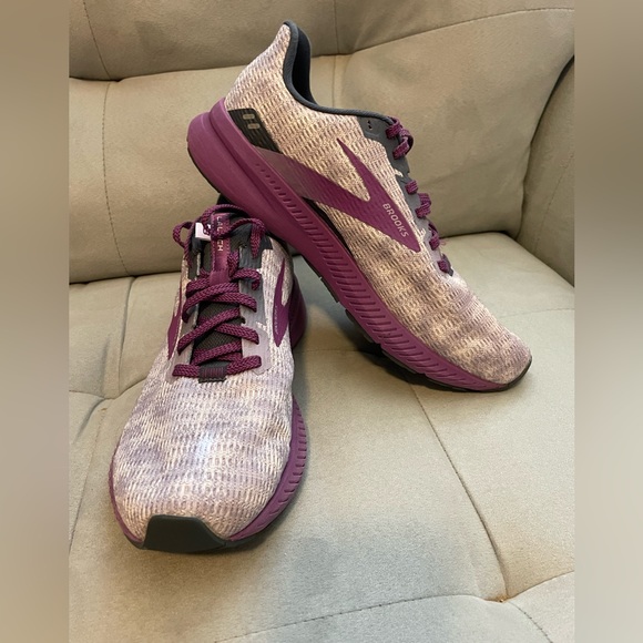 Brooks Shoes - Brooks Women’s Size 10 Launch 8 Purple Running Shoes